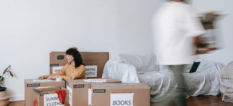 a couple packing can tell you how to choose the right storage service during your move