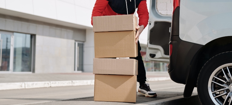 Mover helping you to relocate your business